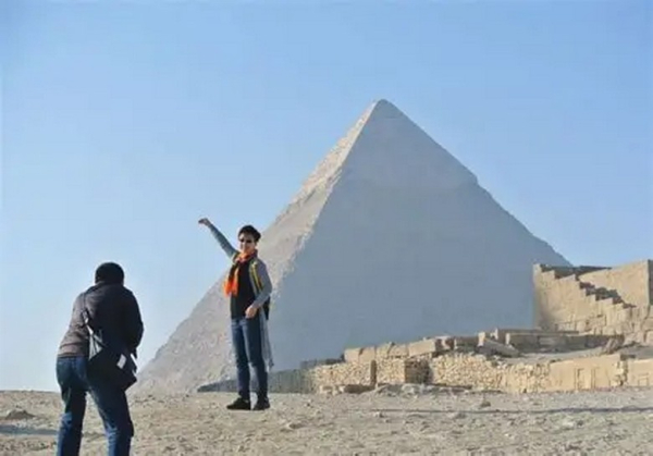 Có Nên Mua Vé Vào Bên Trong Kim Tự Tháp Giza Không? Trải Nghiệm Và Giá Vé
