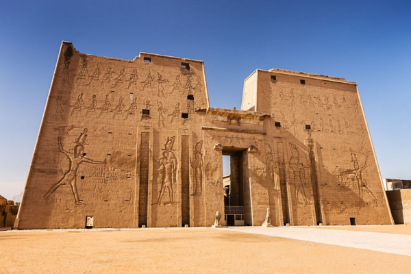 Đền Edfu: Thờ Thần Horus Còn Nguyên Vẹn Nhất Ở Ai Cập Có Gì?