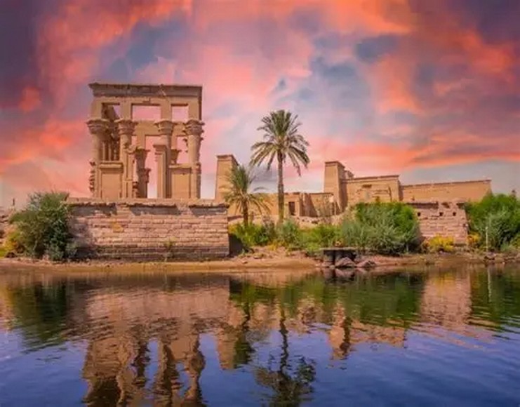 Đền Kom Ombo bên bờ sông Nile nhìn từ du thuyền
