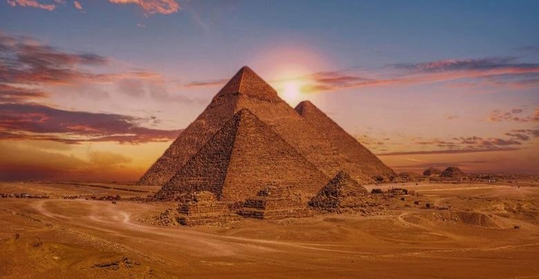 Kim tự tháp Giza, biểu tượng của văn minh sông Nile
