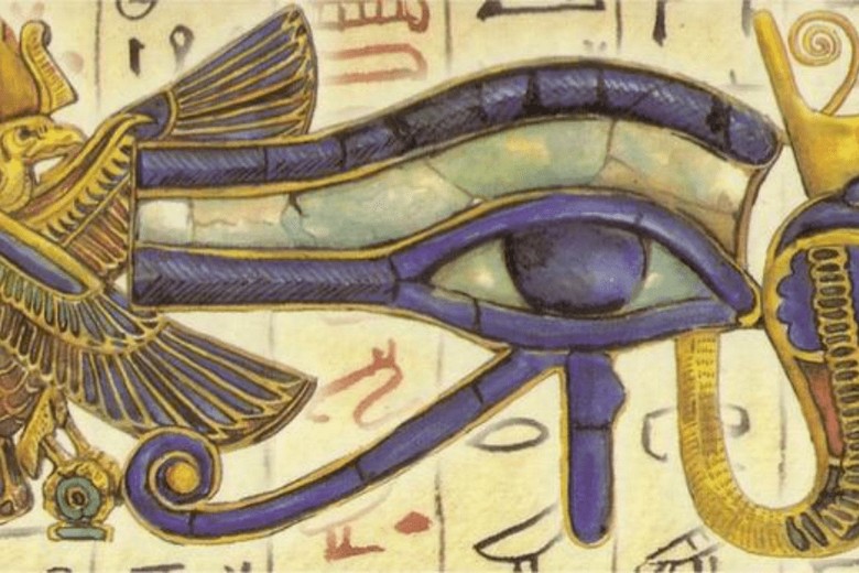 Biểu tượng Mắt Horus (Wedjat) khắc trên hiện vật cổ