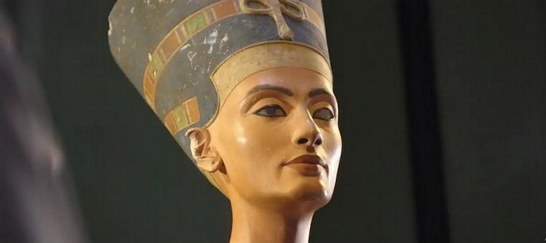 Tượng bán thân nữ hoàng Nefertiti nổi tiếng