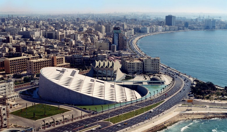 Thư viện Bibliotheca Alexandrina hiện đại bên bờ Địa Trung Hải